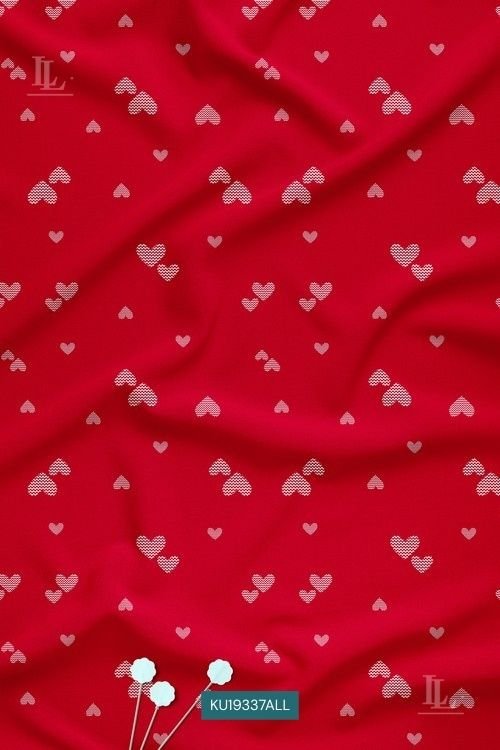 Scattered heart motif pattern